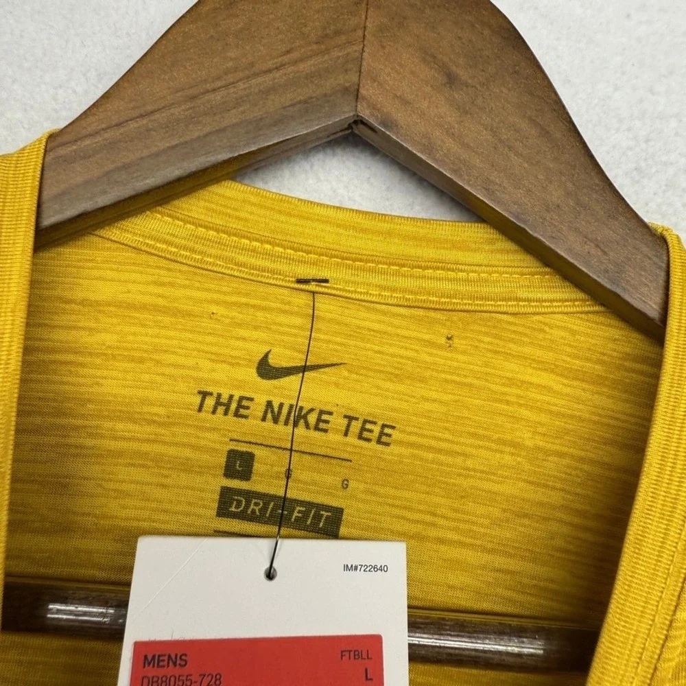 Michigan Wolverines Shirt Men's Large Yellow Jordan Nike Dri Fit Spellout NEW